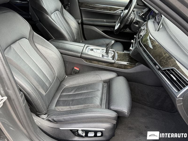 2016 BMW 740 — Miniatură 16
