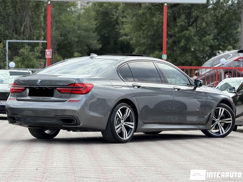 2016 BMW 740 — Miniatură 2