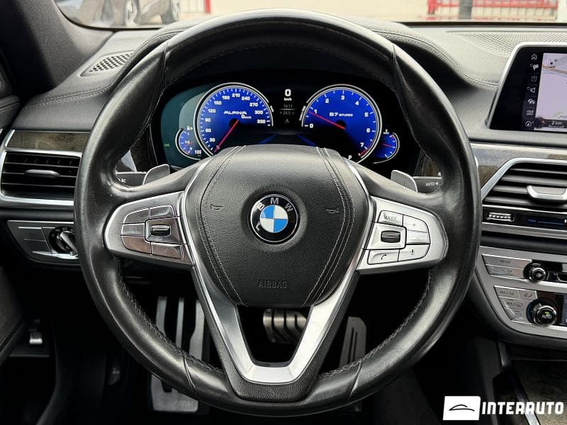 2016 BMW 740 — Miniatură 11