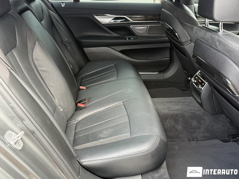 2016 BMW 740 — Miniatură 20