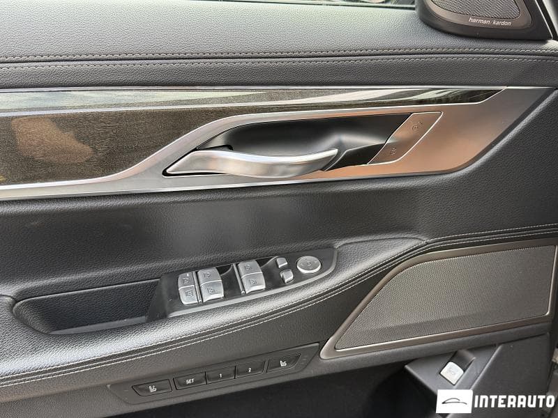 2016 BMW 740 — Miniatură 7