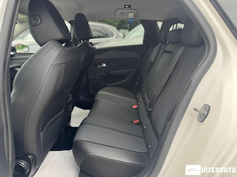 Peugeot 308 2022 — Миниатюра 12