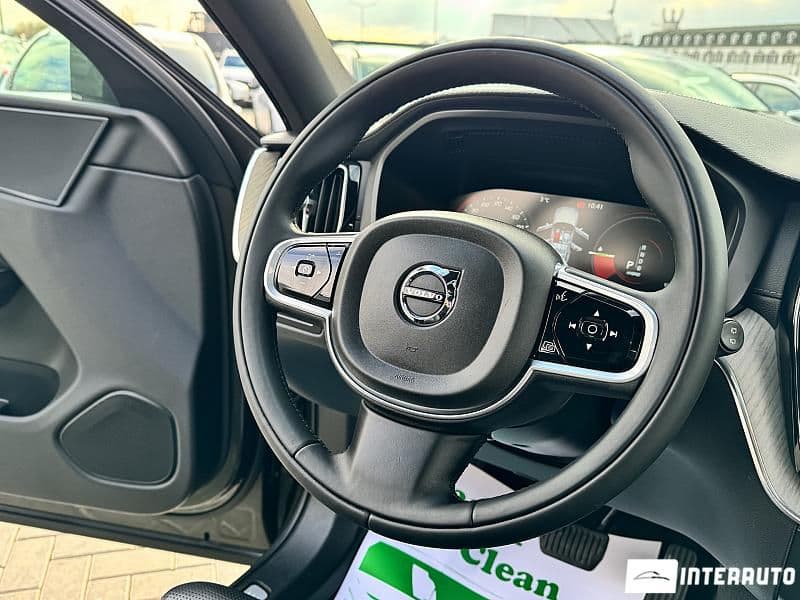 Volvo XC 60 2017 — Миниатюра 8