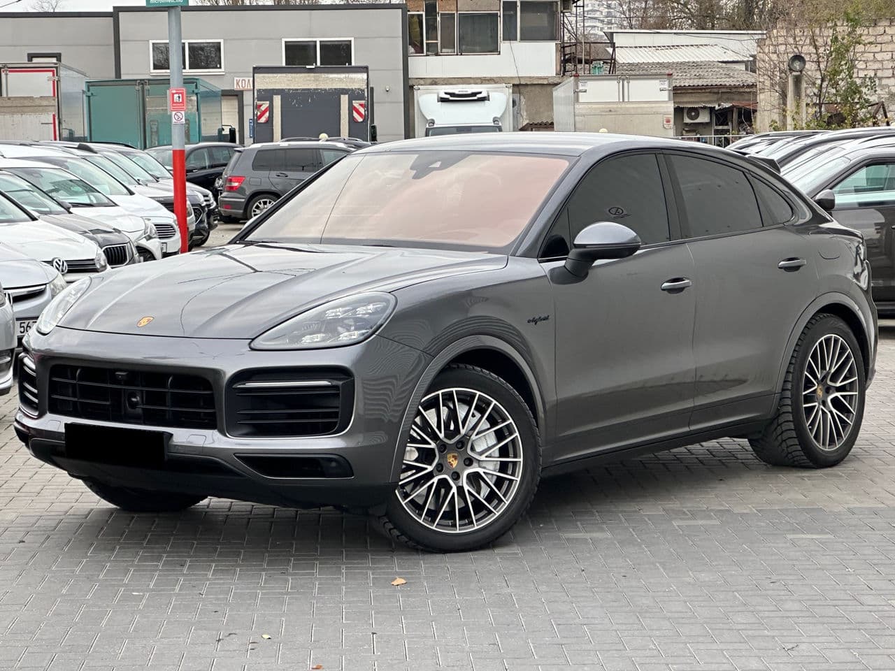 Porsche Cayenne E-Hybrid Coupe