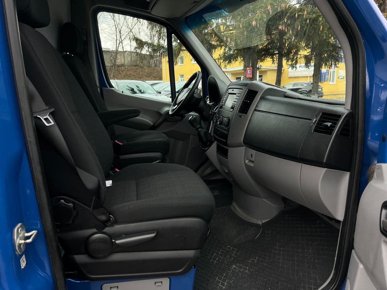 Mercedes Sprinter 2017 — Миниатюра 12