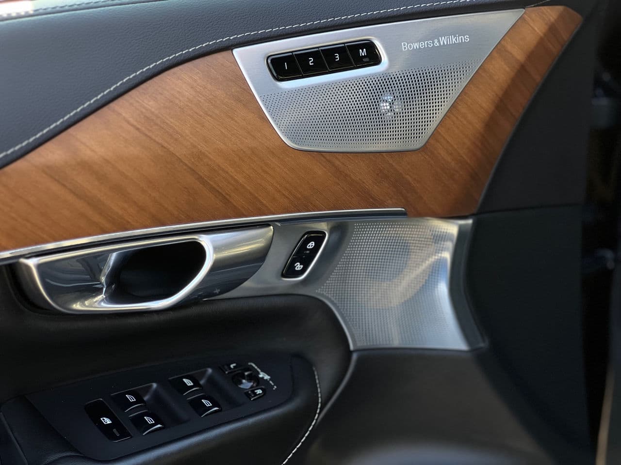 Volvo XC 90 2017 — Миниатюра 7