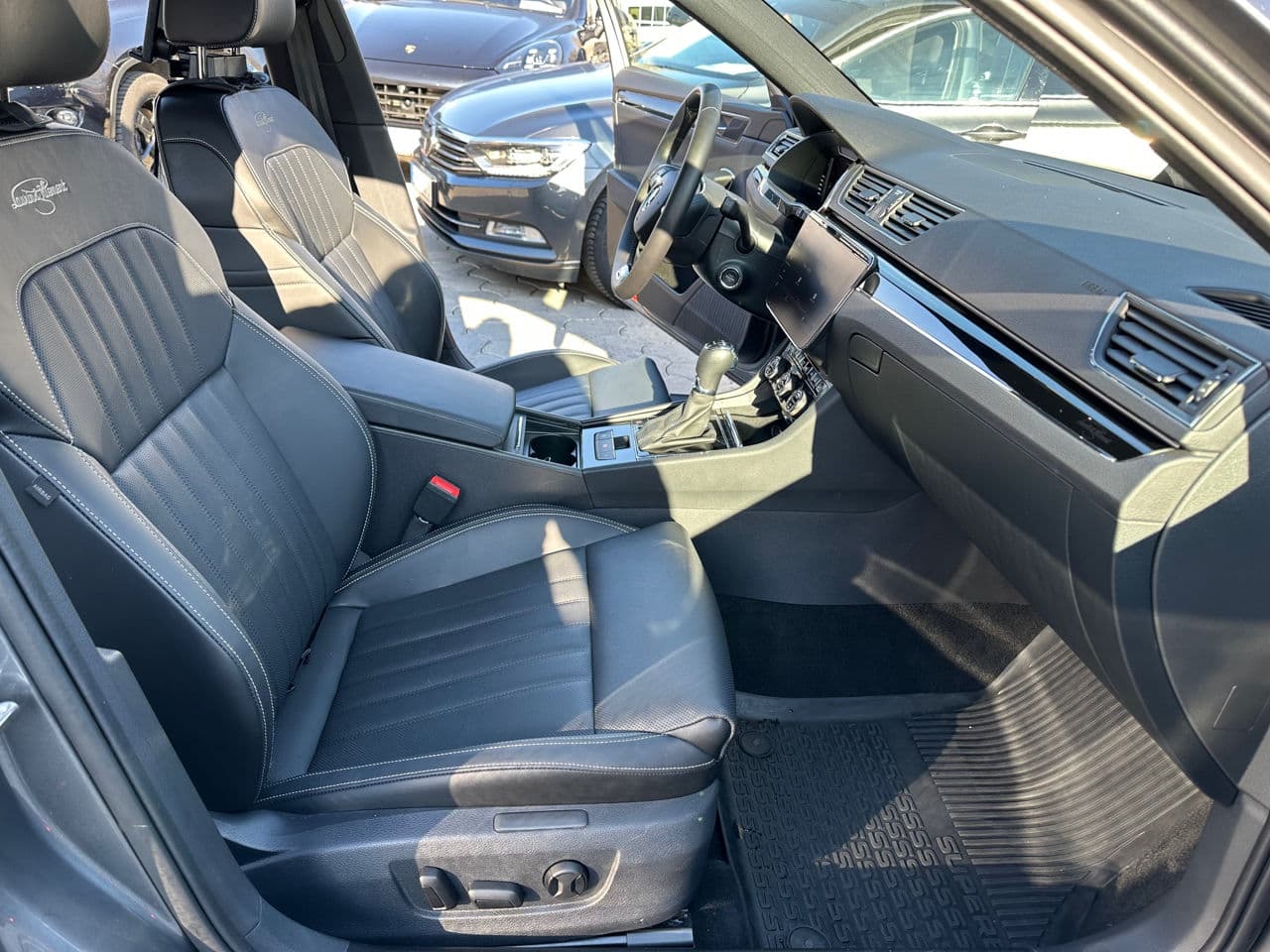 Skoda Superb 2023 — Миниатюра 5
