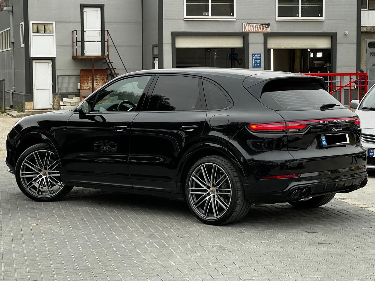 Porsche Cayenne E-Hybrid 2019 — Миниатюра 4