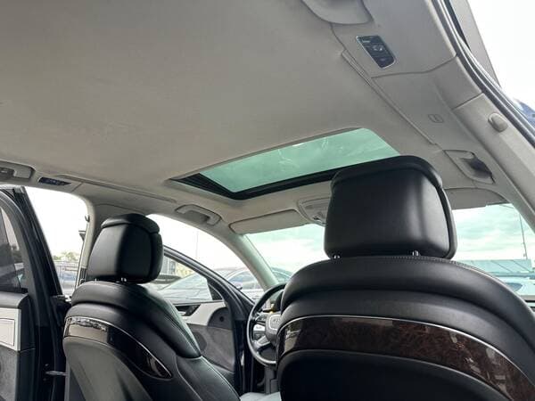 2010 Audi A8 — Miniatură 23