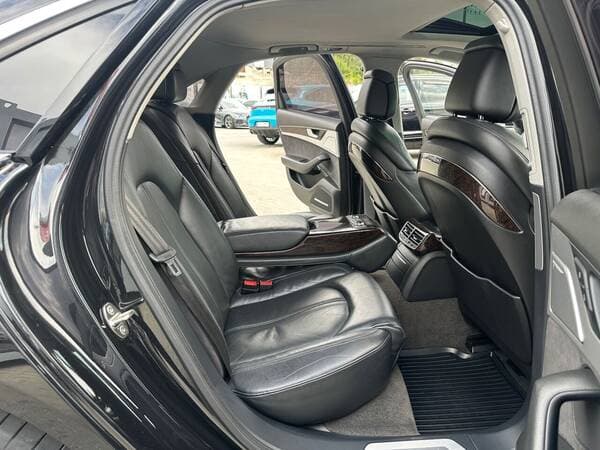 2010 Audi A8 — Miniatură 21