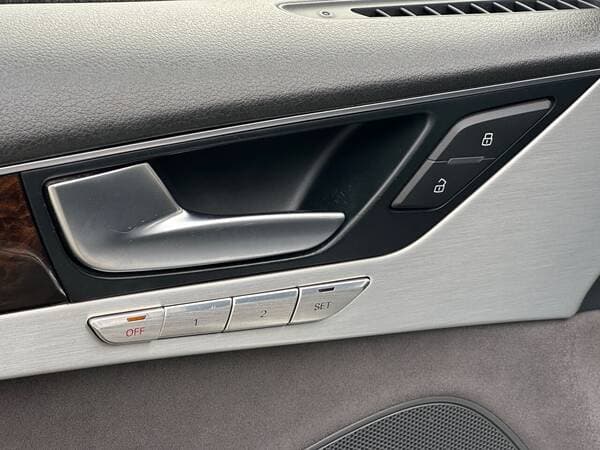 2010 Audi A8 — Miniatură 18
