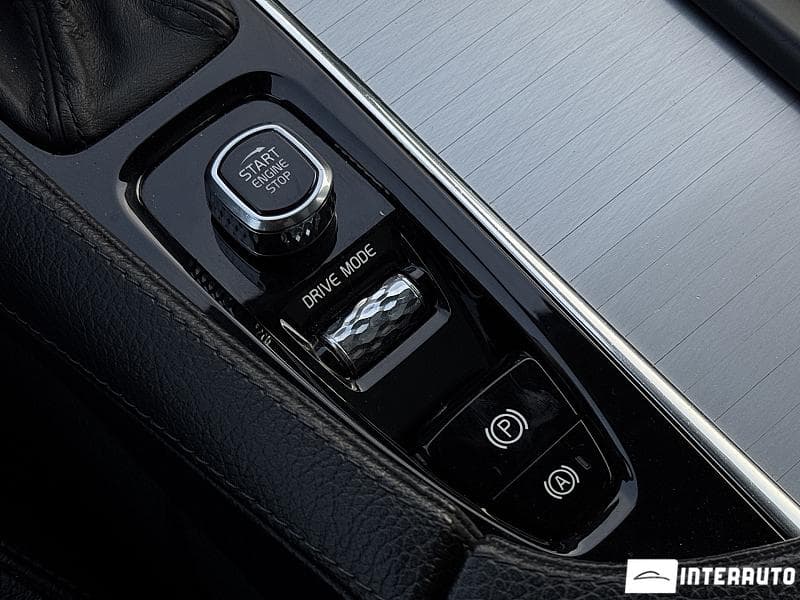Volvo XC 90 2017 — Миниатюра 13