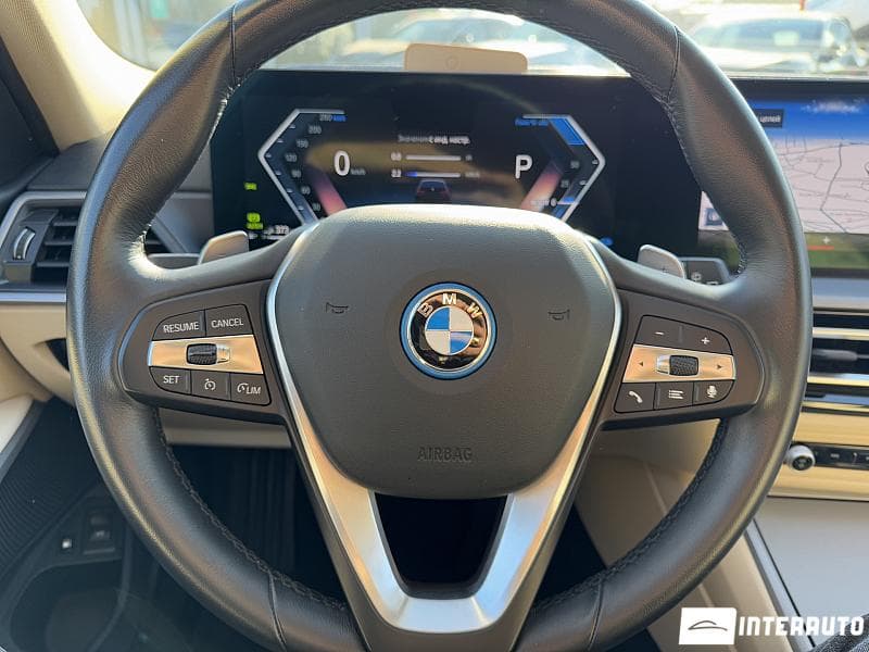 BMW 330E 2022 — Миниатюра 12