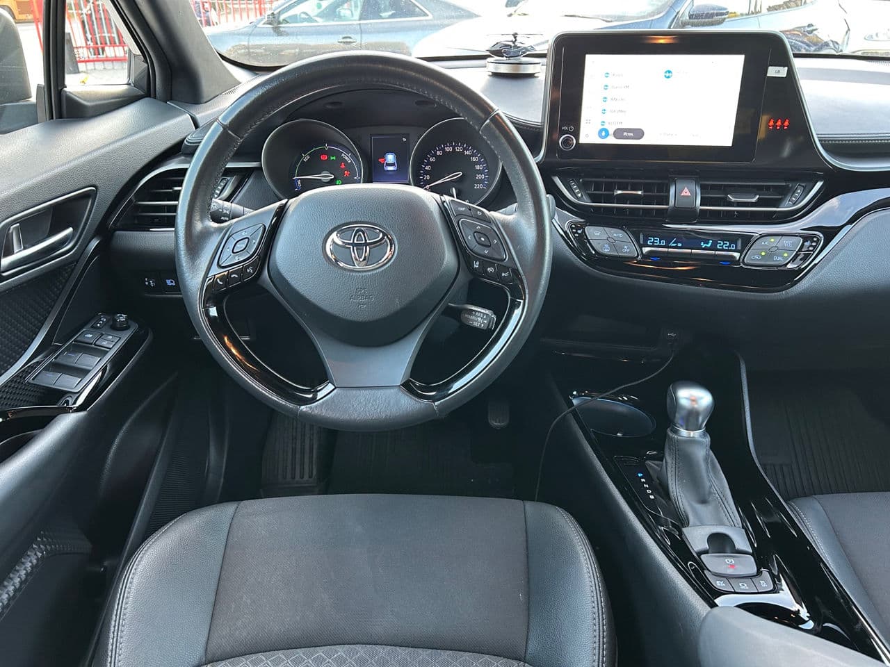 Toyota C-HR 2022 — Миниатюра 8