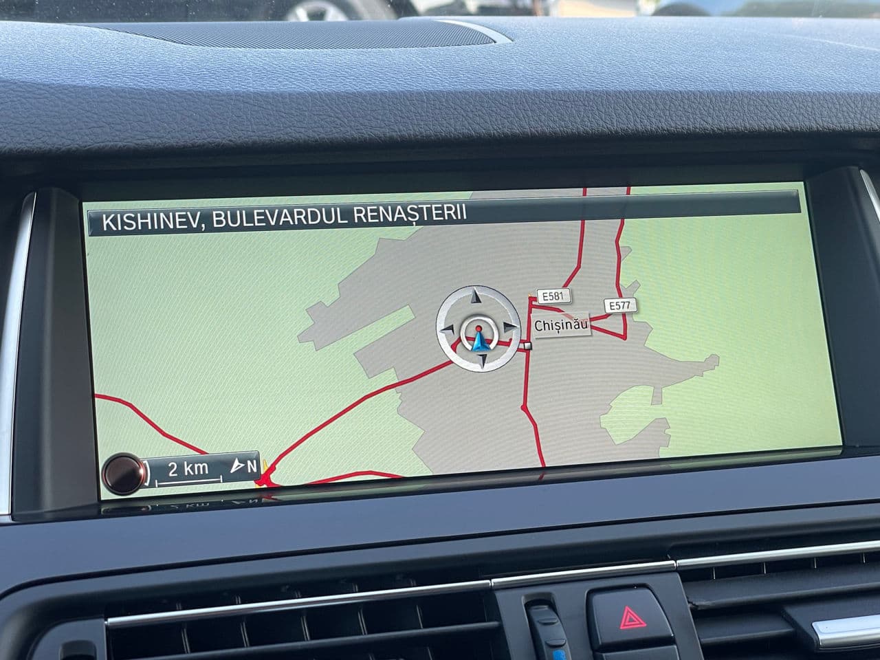 BMW 520 2015 — Миниатюра 12