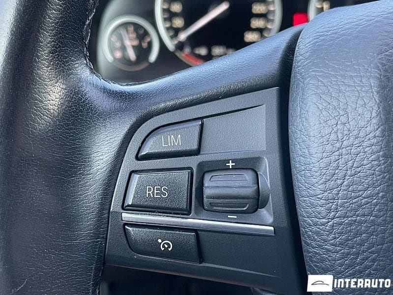 BMW 520 2015 — Миниатюра 9