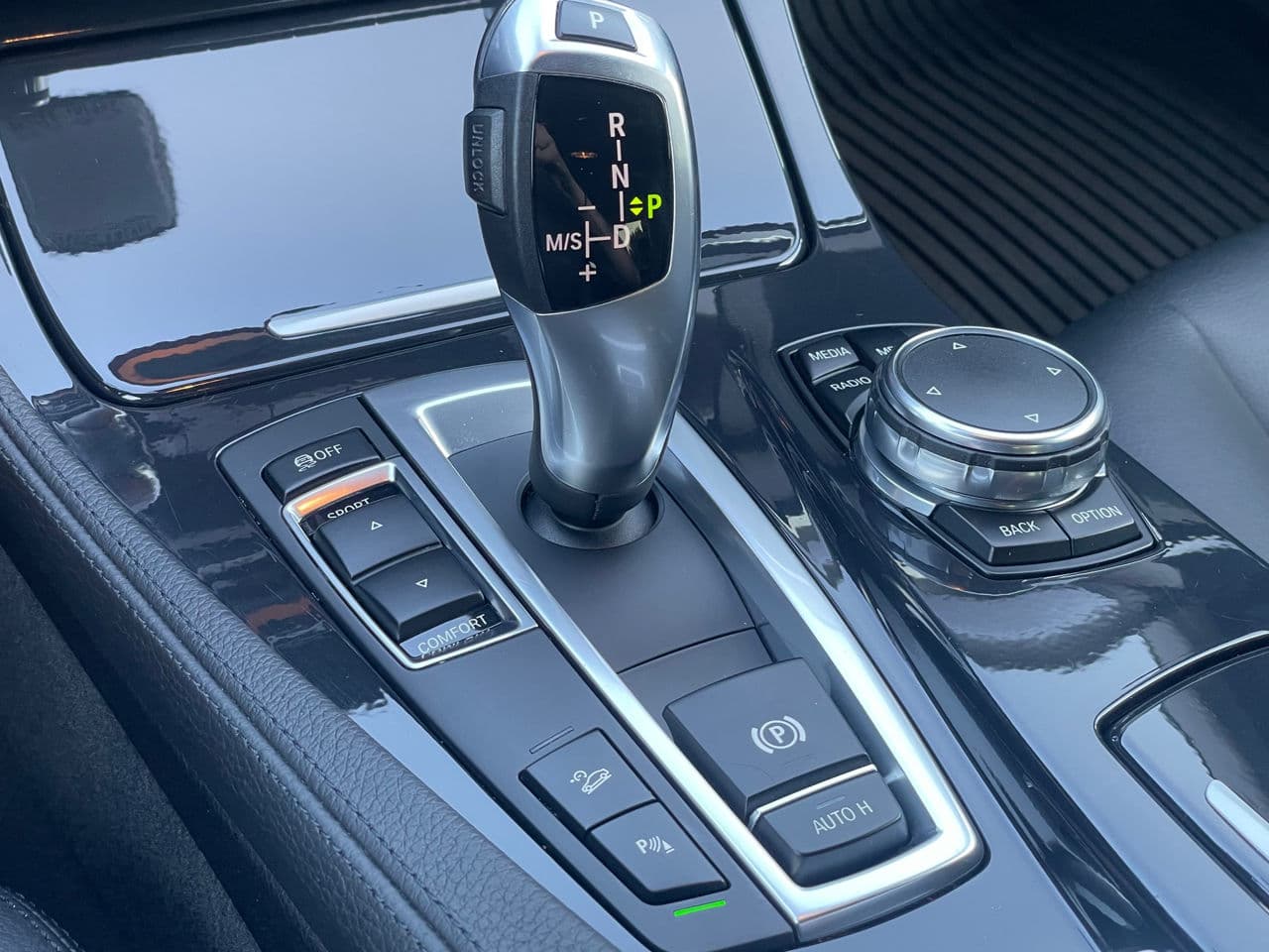 BMW 520 2015 — Миниатюра 15