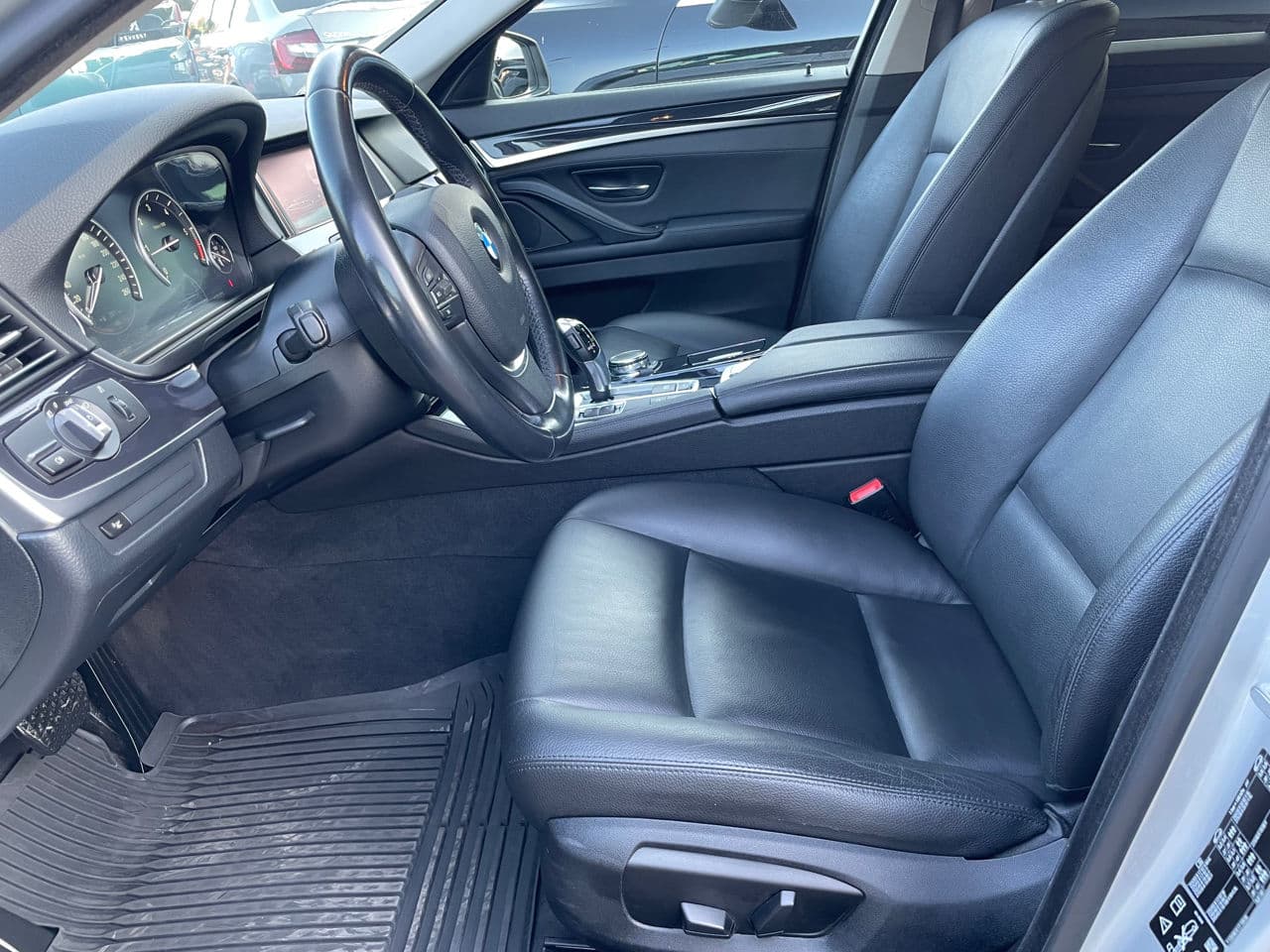 BMW 520 2015 — Миниатюра 5
