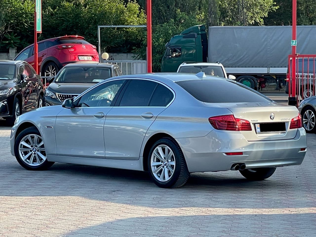 BMW 520 2015 — Миниатюра 2