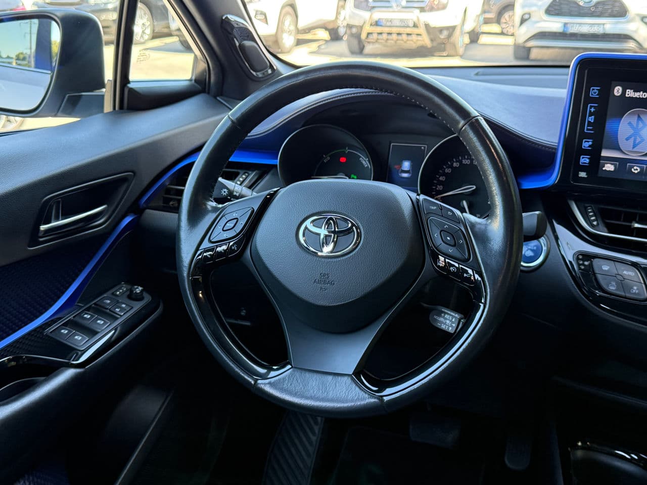 Toyota C-HR 2017 — Миниатюра 11