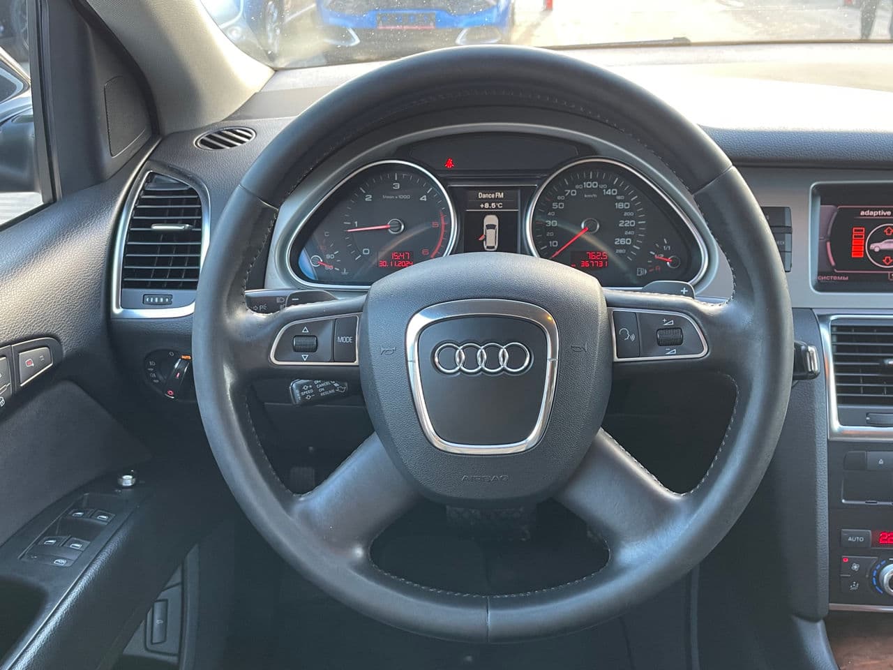 Audi Q7 2011 — Миниатюра 9