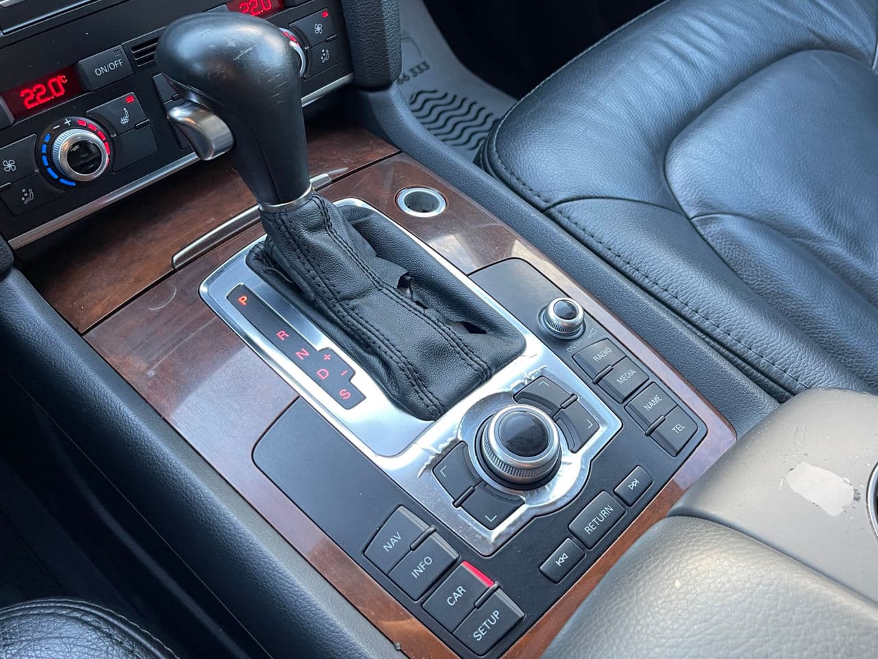 Audi Q7 2011 — Миниатюра 13