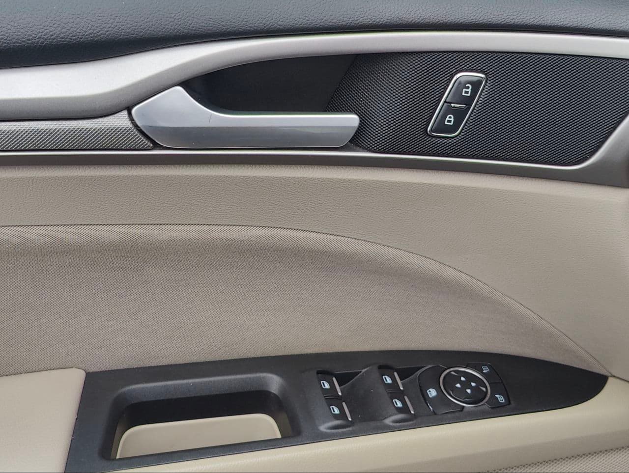 Ford Fusion 2018 — Миниатюра 13