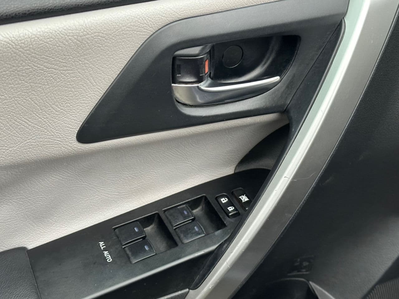 Toyota Auris 2014 — Миниатюра 17