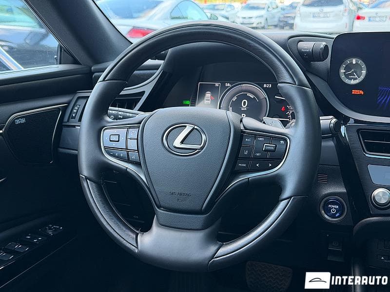 Lexus ES 300h 2022 — Миниатюра 11