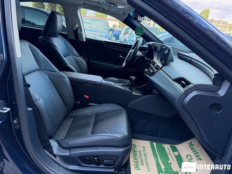 Lexus ES 300h 2022 — Миниатюра 18