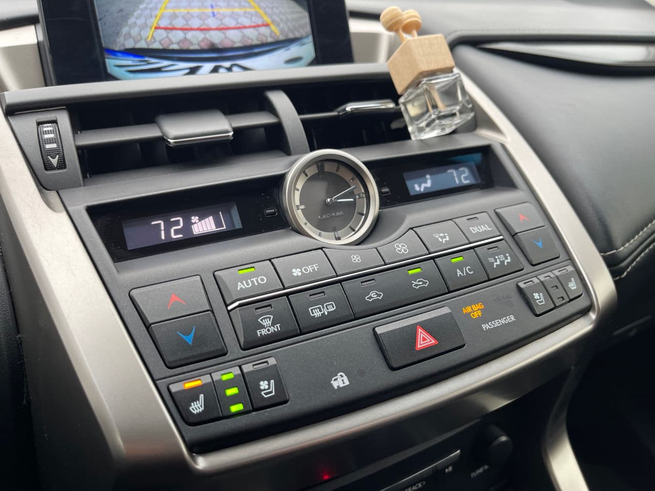 Lexus NX 300H 2016 — Миниатюра 12