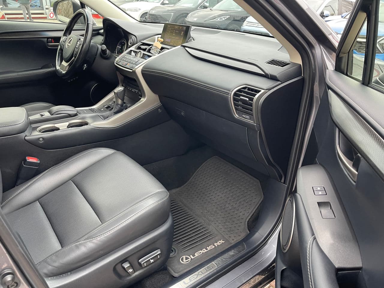 Lexus NX 300H 2016 — Миниатюра 15
