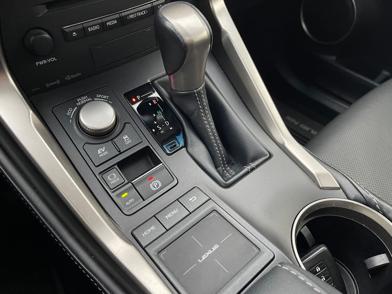 Lexus NX 300H 2016 — Миниатюра 14