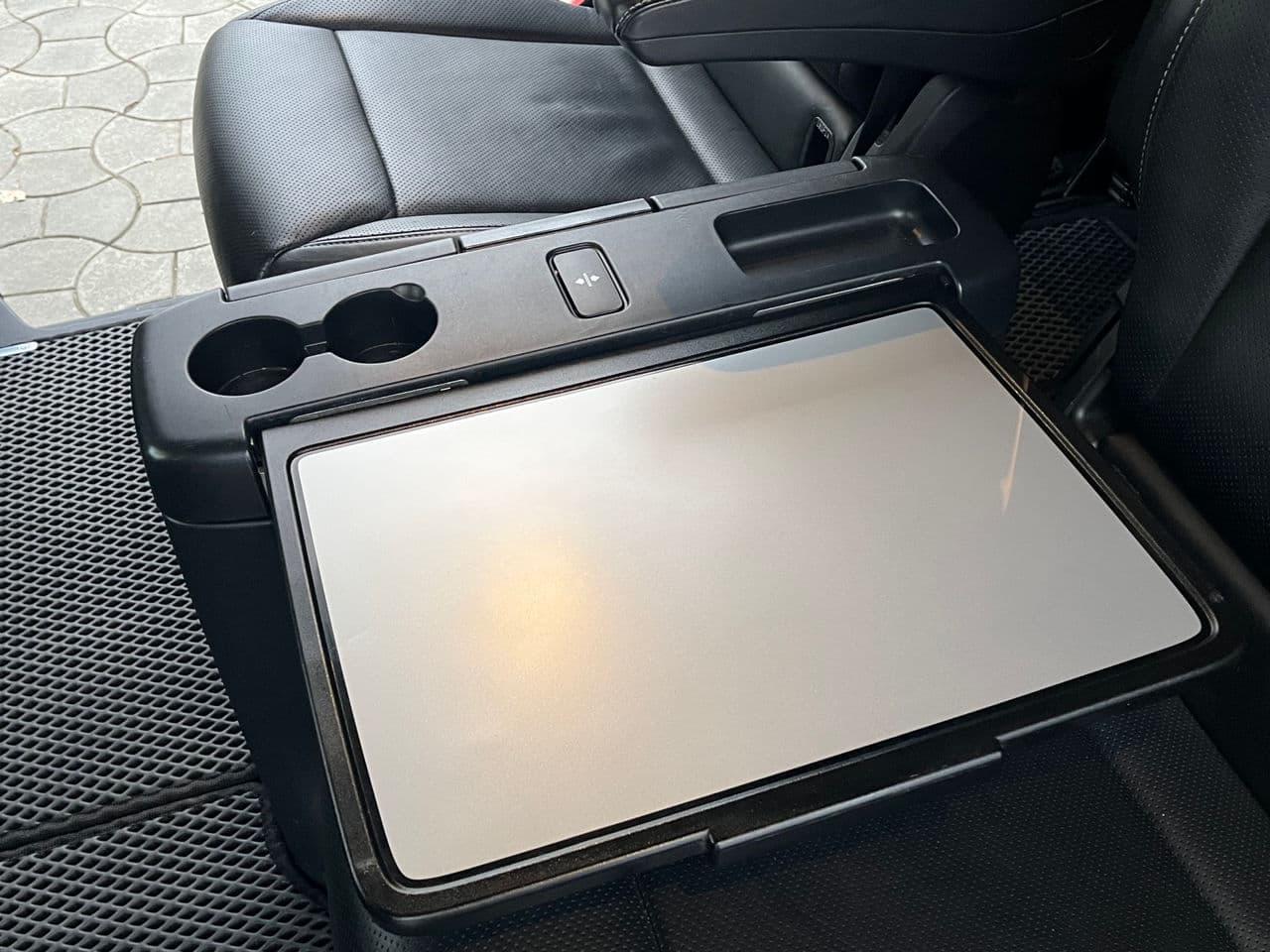 Mercedes V 250 2018 — Миниатюра 17