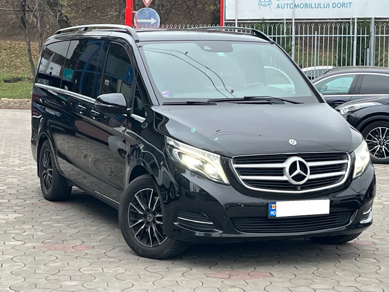 Mercedes V 250