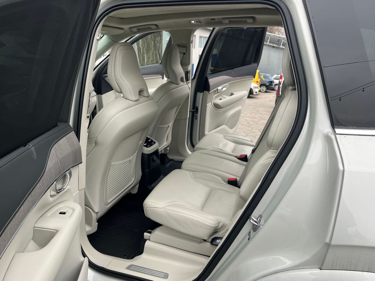 Volvo XC 90 2022 — Миниатюра 18