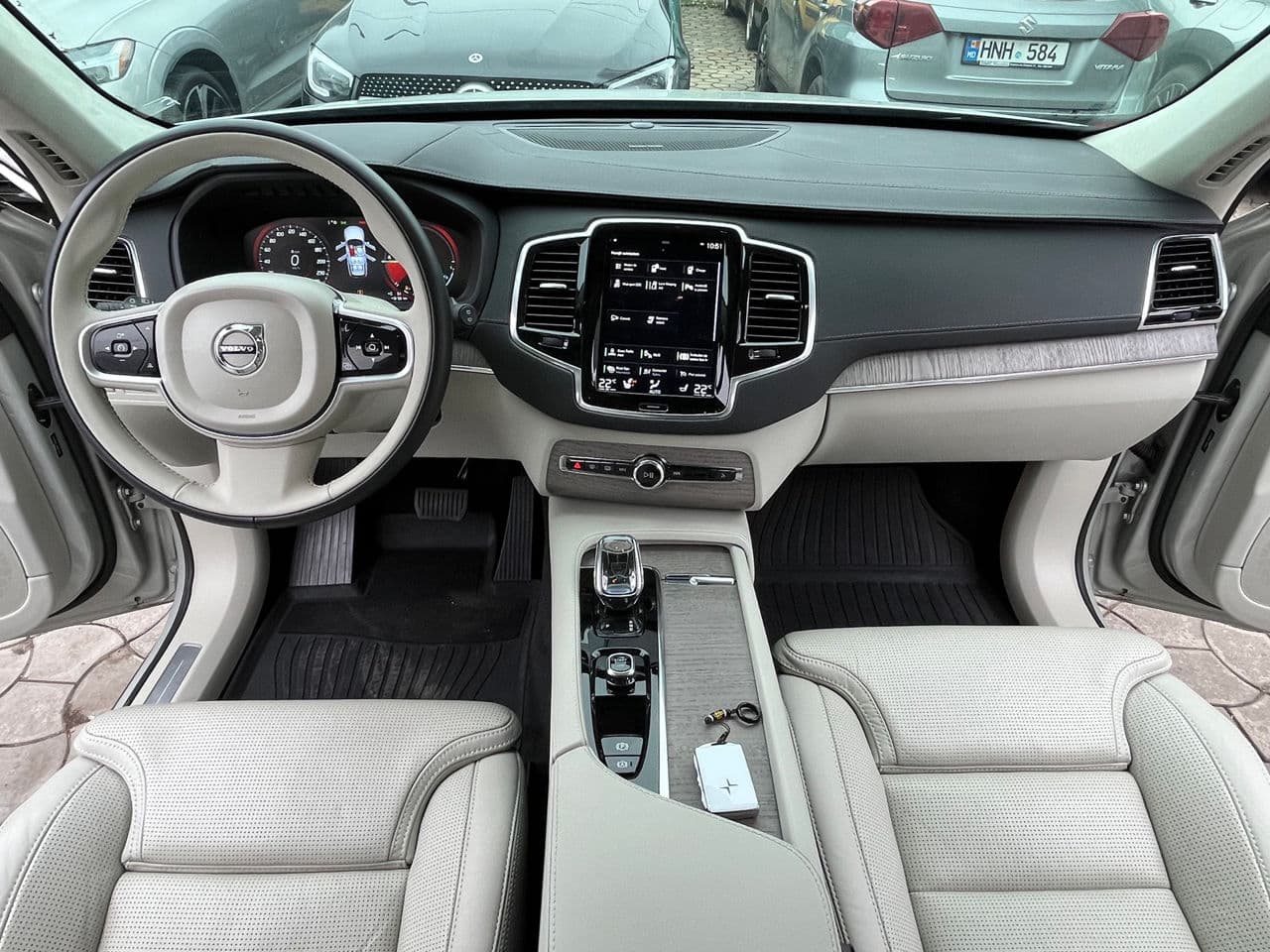 Volvo XC 90 2022 — Миниатюра 9