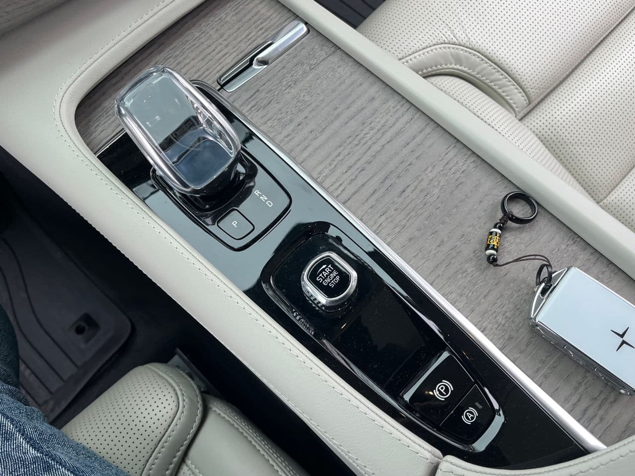 Volvo XC 90 2022 — Миниатюра 17