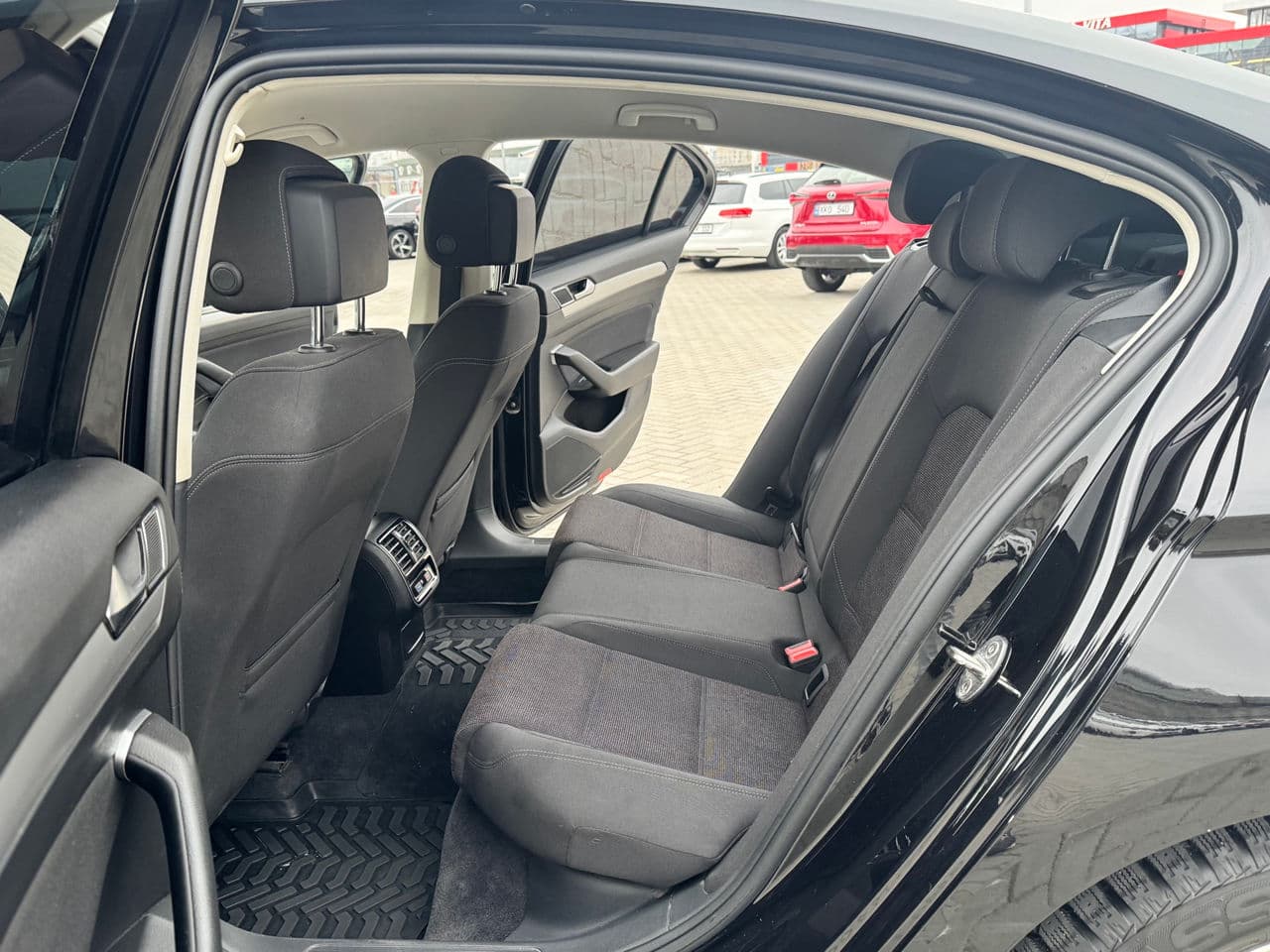 Volkswagen Passat 2018 — Миниатюра 14