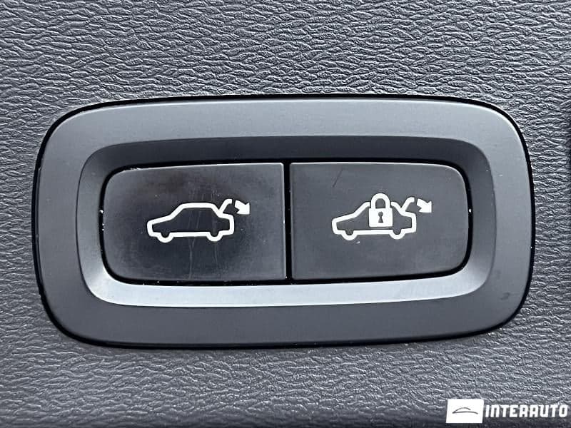 Volvo XC 40 2018 — Миниатюра 16
