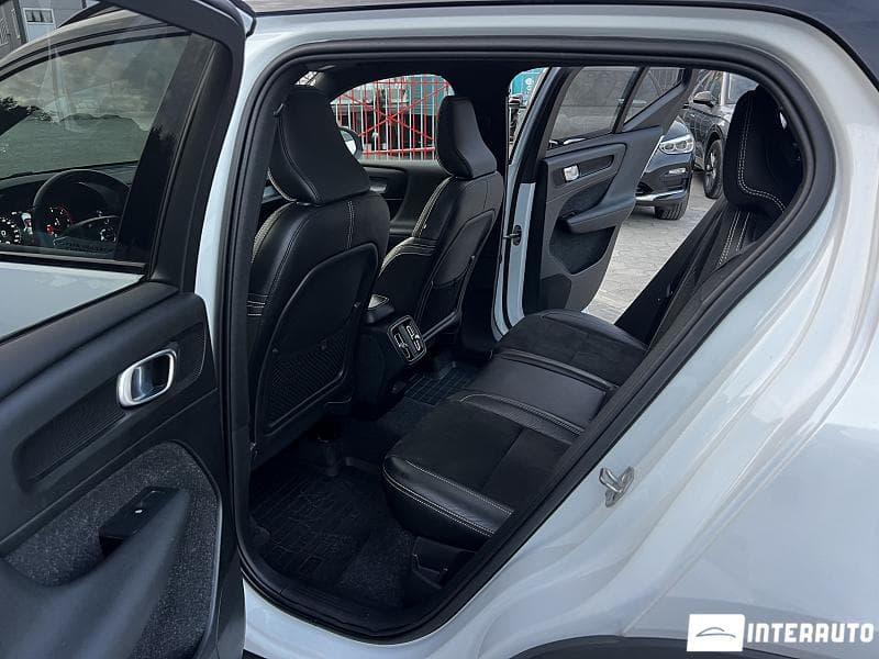 Volvo XC 40 2018 — Миниатюра 6