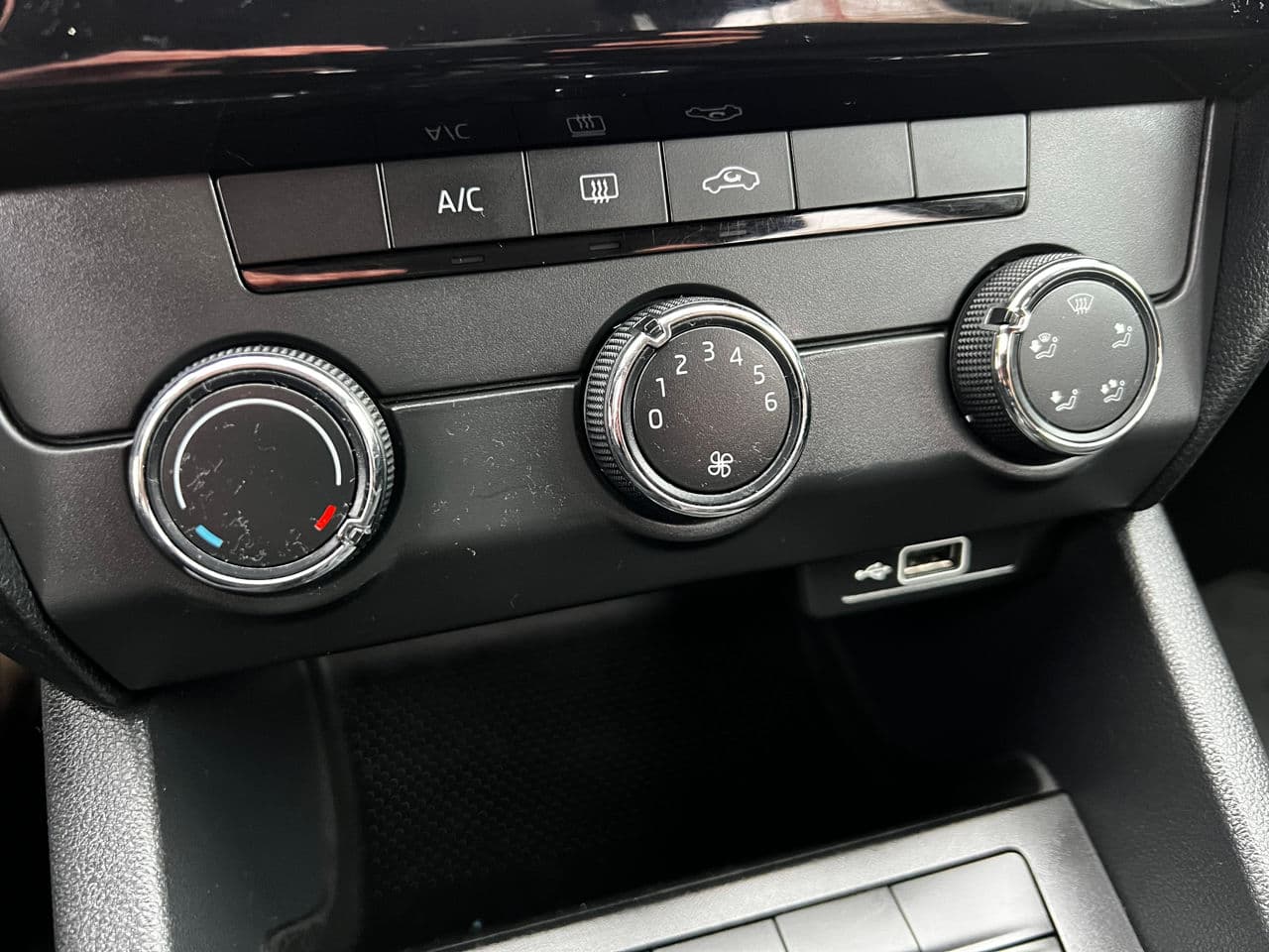 Skoda Octavia 2018 — Миниатюра 11