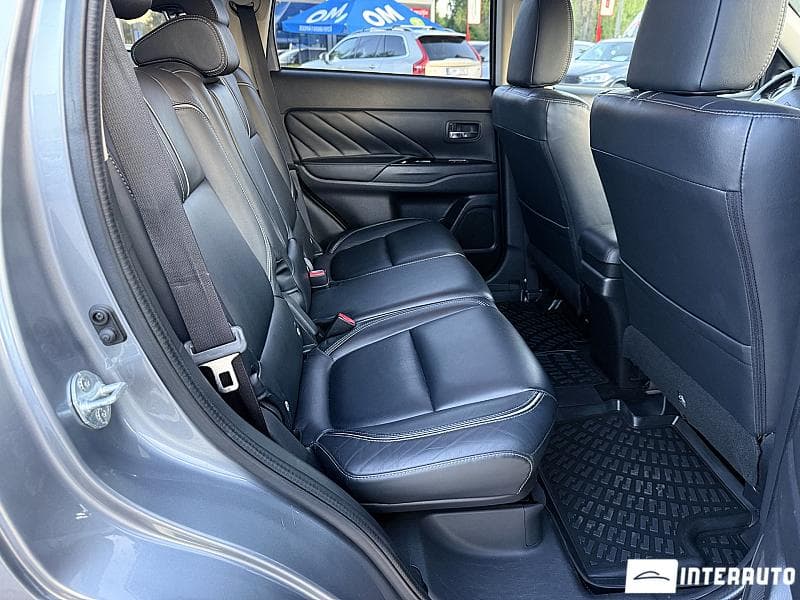 Mitsubishi Outlander 2015 — Миниатюра 19