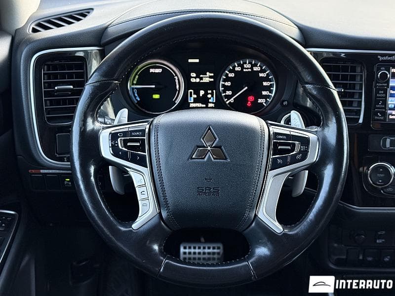 Mitsubishi Outlander 2015 — Миниатюра 10