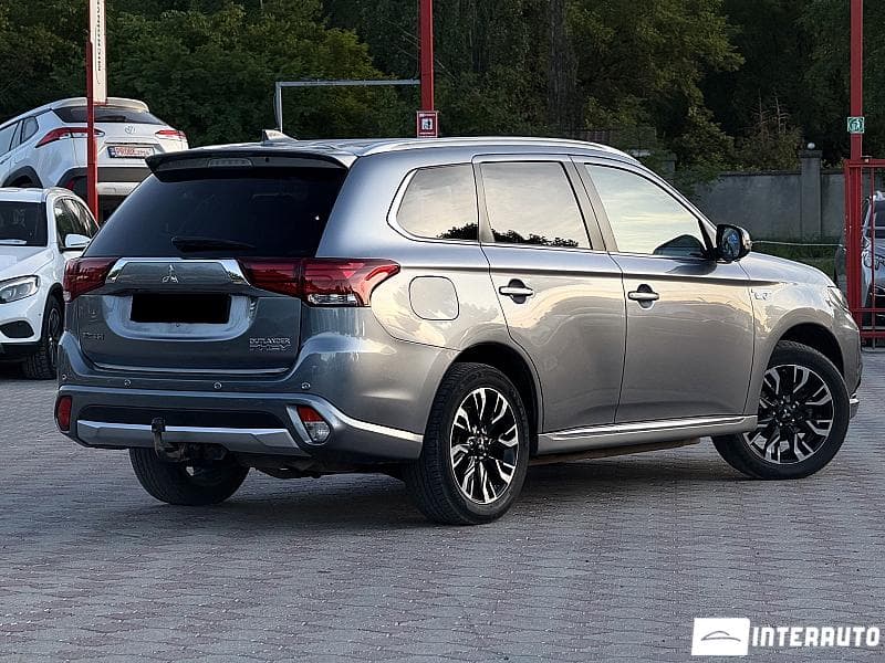 Mitsubishi Outlander 2015 — Миниатюра 2