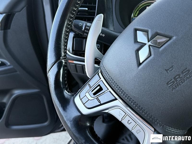 Mitsubishi Outlander 2015 — Миниатюра 11