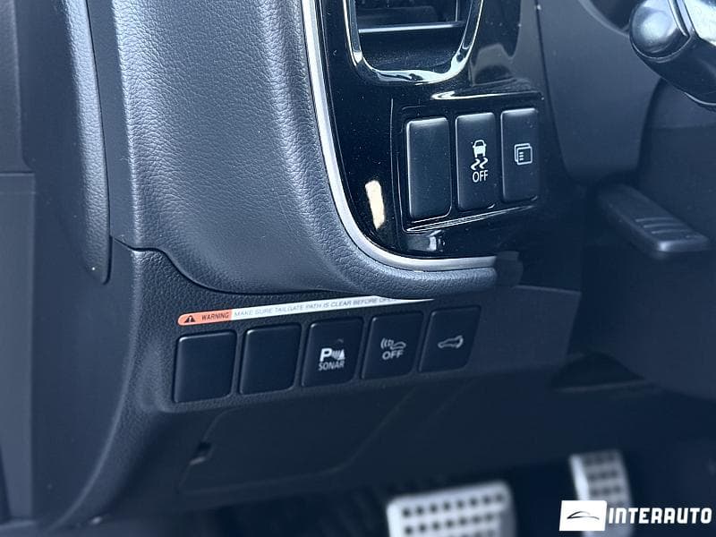 Mitsubishi Outlander 2015 — Миниатюра 9
