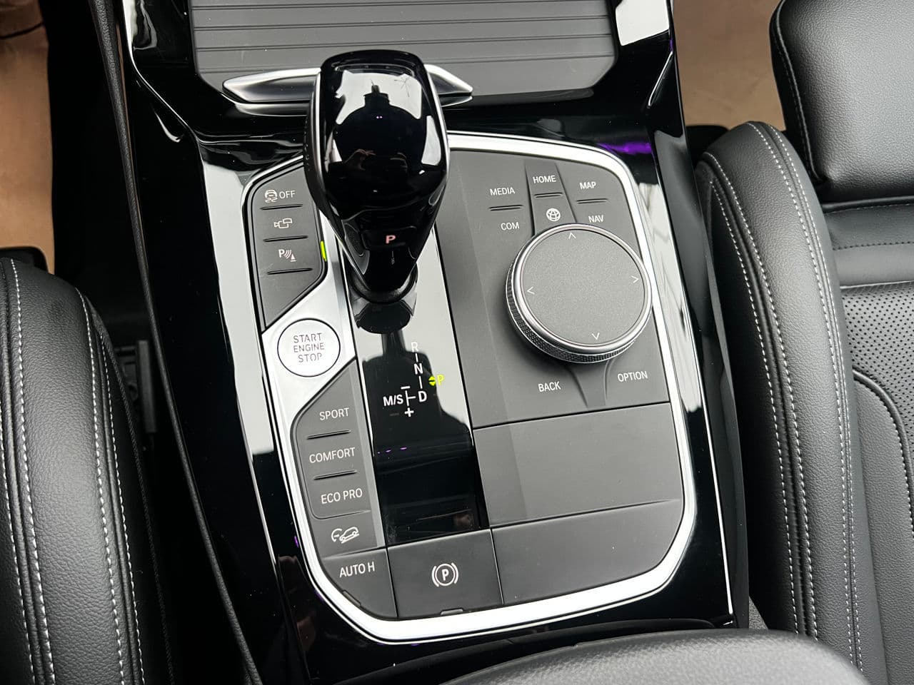 BMW X3 2.0i 2022 — Миниатюра 15