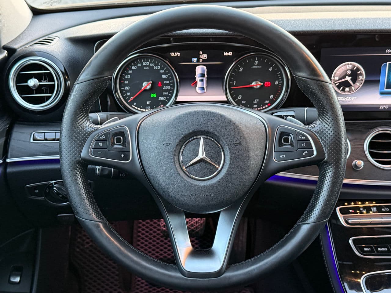 Mercedes E 220 2017 — Миниатюра 13