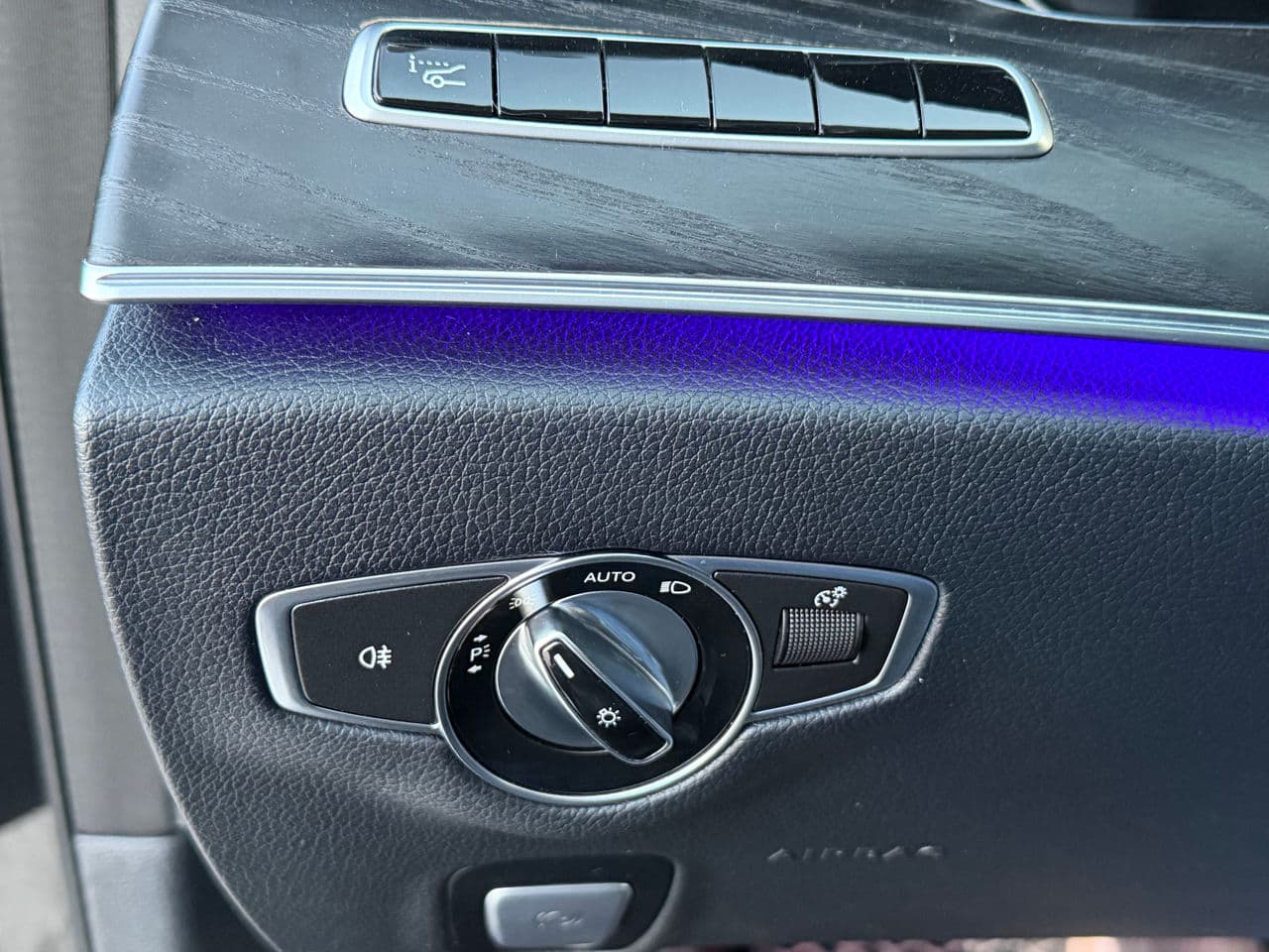 Mercedes E 220 2017 — Миниатюра 12